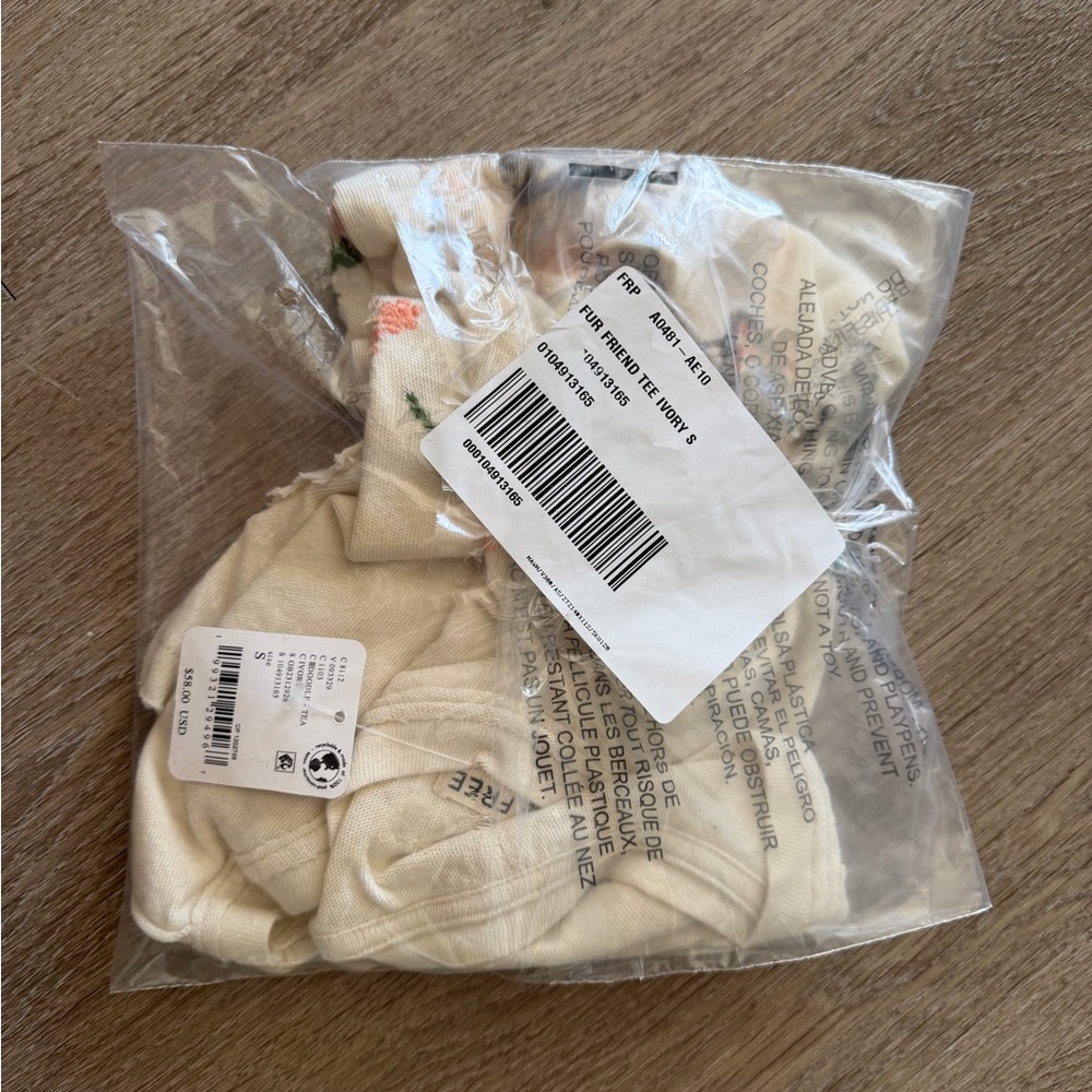 Free People We The Free Fur Friend Tee Cream Doodle Dog Graphic T-Shirt Size S - Picture 7 of 7